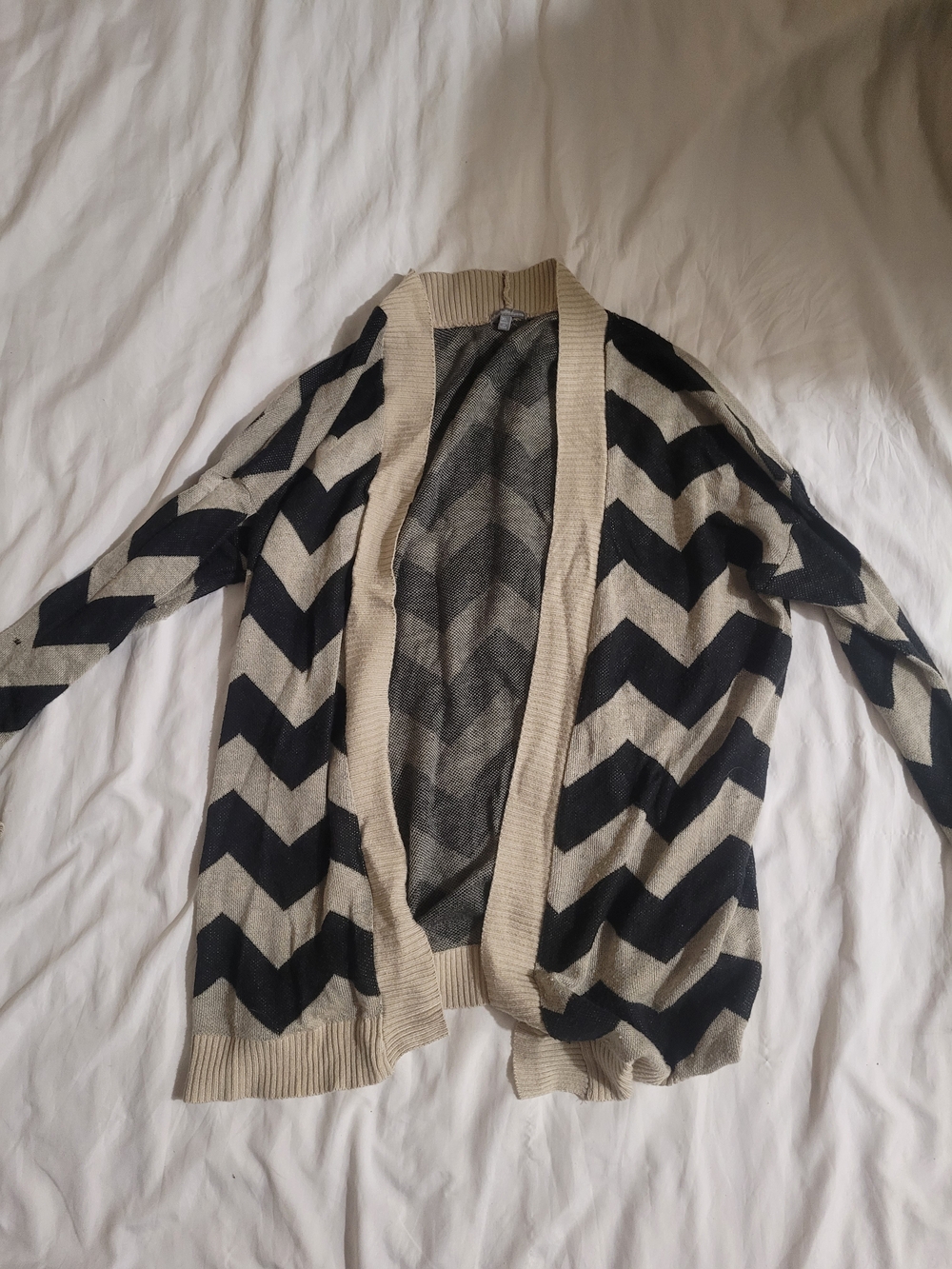 Charlotte Russe Black and Beige Chevron Open Cardigan